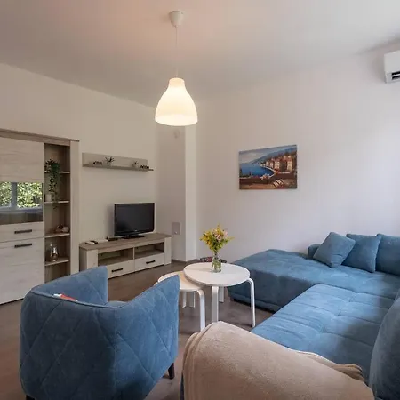 ⋇ 1br Emmily @ Vitosha Blvd ⋇ * Sofia